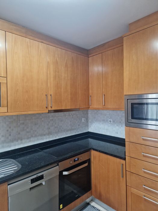 Cosinha em madeira com bancada como nova  nova