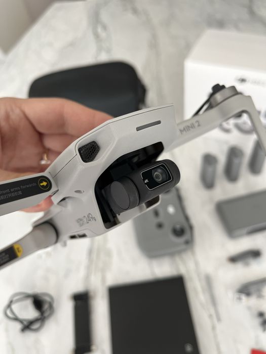 DJI Mini 2 - Fly More Combo64175256144514123
