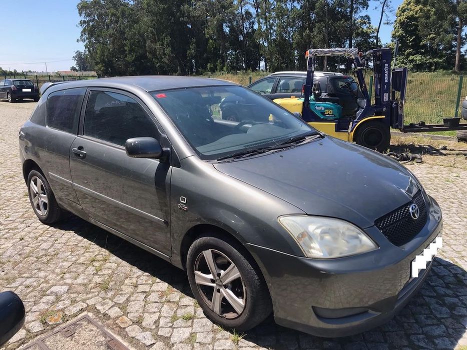 Toyota Corolla E12 2.0 D-4D 3P 2002 - Para Peças
