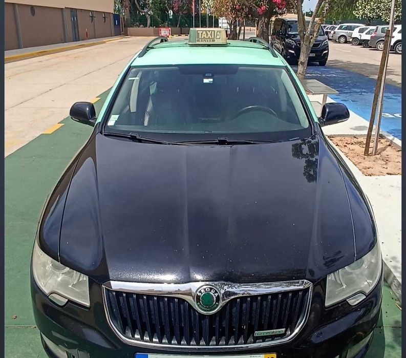 Vendo empresa detentora de licença de Táxi no Algarve - Silves