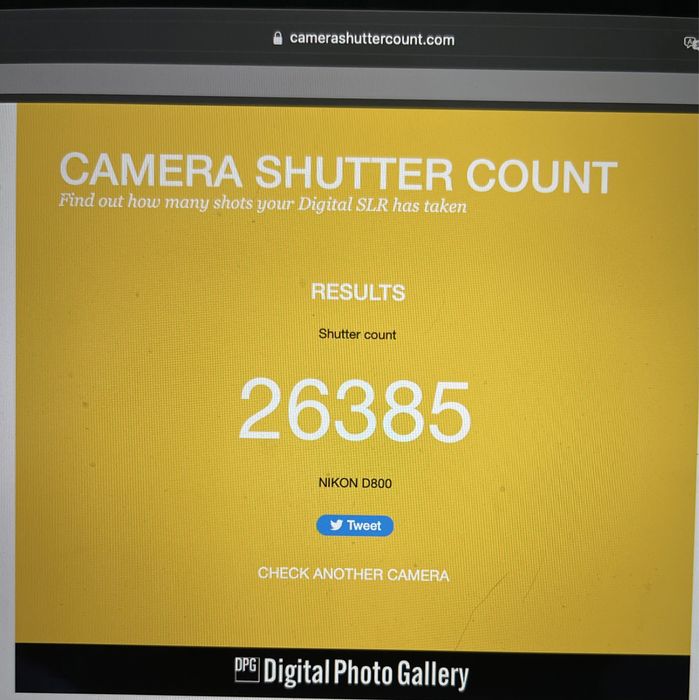 Nikon D800 + nikkor nikon 50m f1.8 G AF-S + Grip +Flash Nissin Di866 M