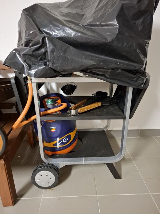 Grelhador barbecue churrasco com botija de gás