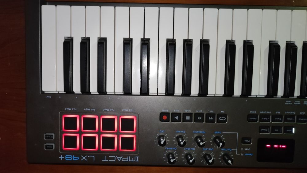 Nektar Impact LX49+ (teclado controlador midi)