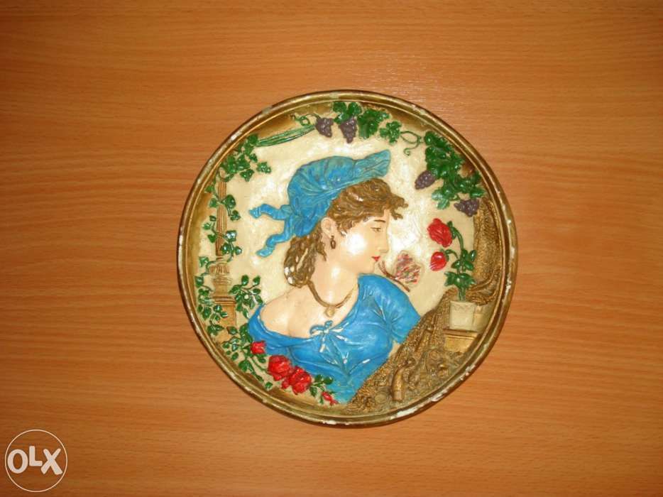 Medalha em gesso pintada a mão p/parede