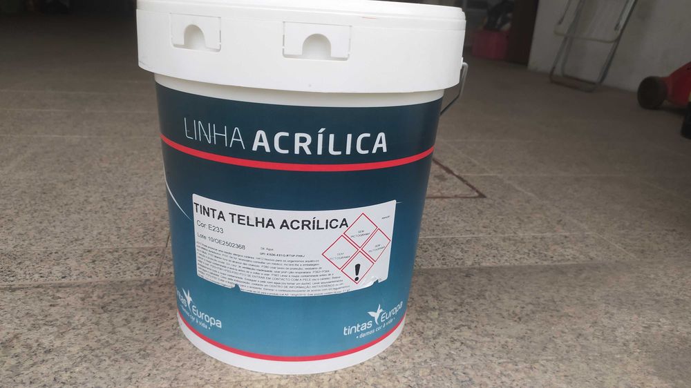 Venda de tintas (5 baldes de 15 litros)