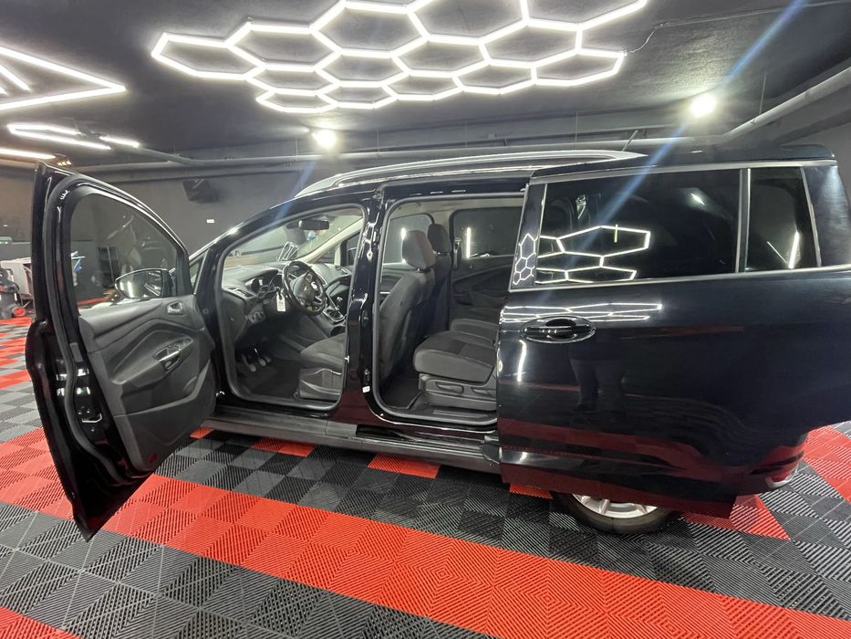 Ford Grand C-Max 2019     Troco Por Renalt ZOE 2021
