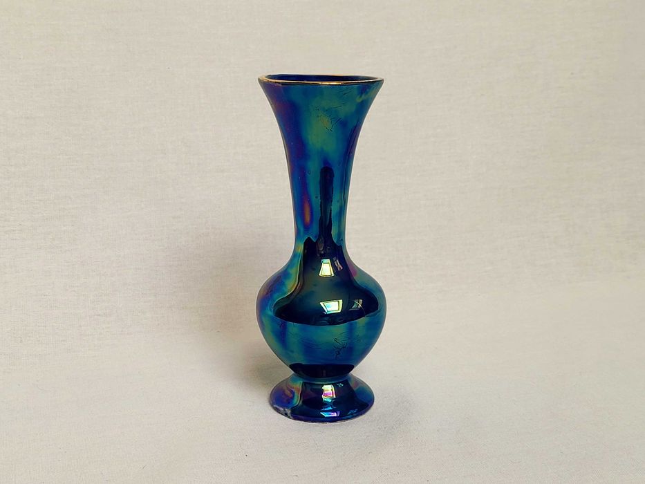 Wazon ceramiczny iryzowany, smukła forma, modernizm ok. 14 cm