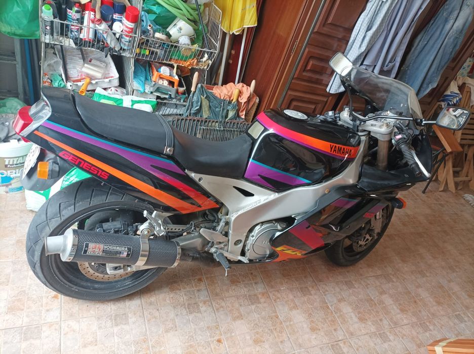 Yamaha FZR Genesis 1000 como nova