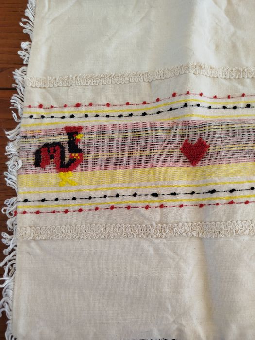 Vendo saco de pão em linho bordado. Nunca usado.