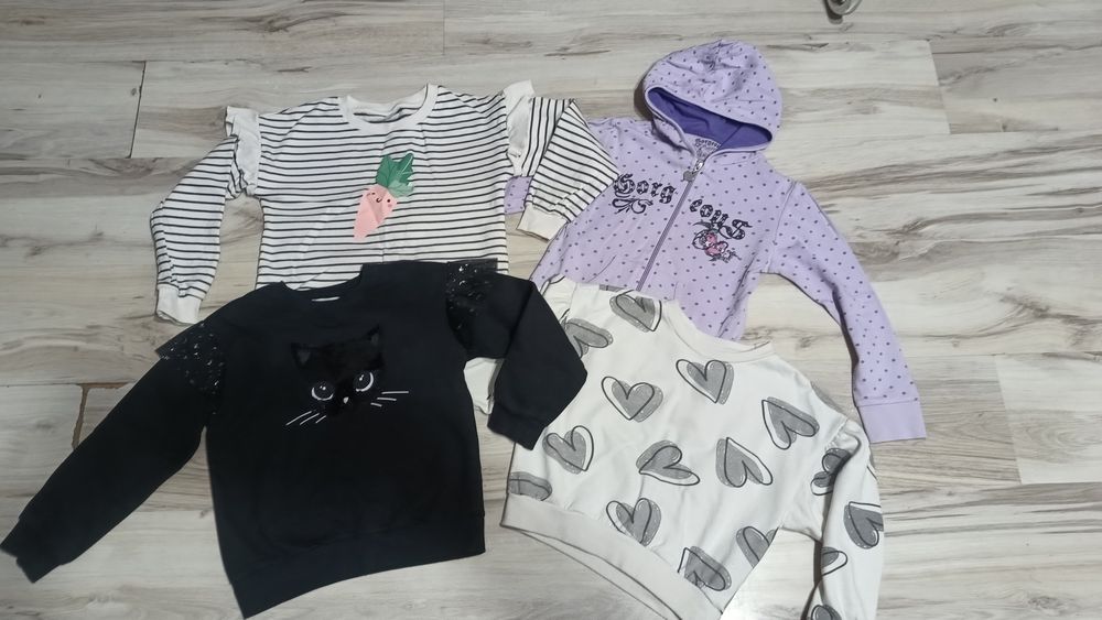 Zestaw 4 bluz dla dziewczynki 134. TANIO