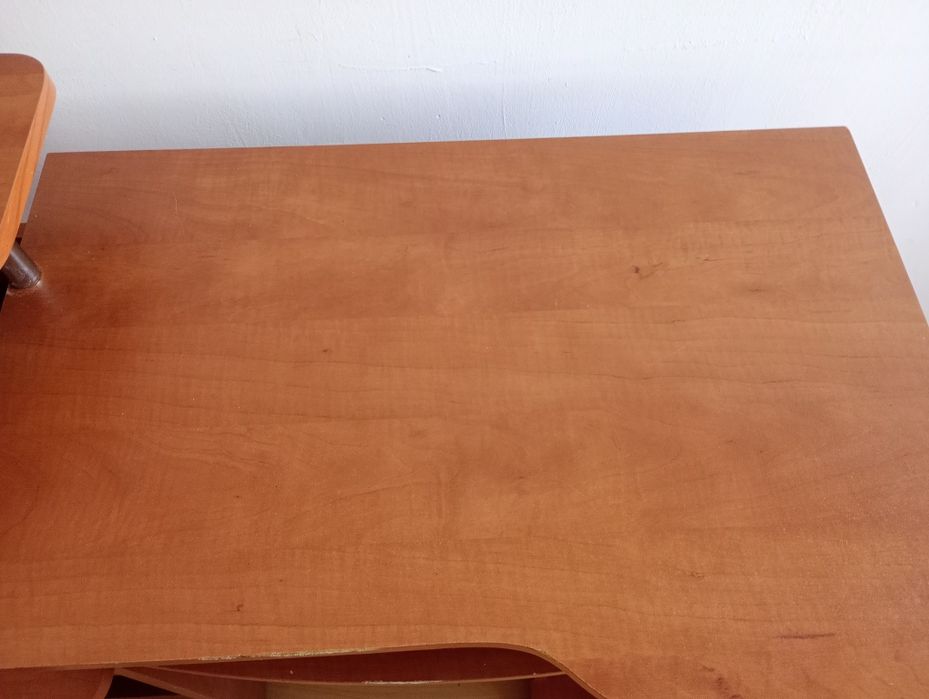 Solidne drewniane biurko