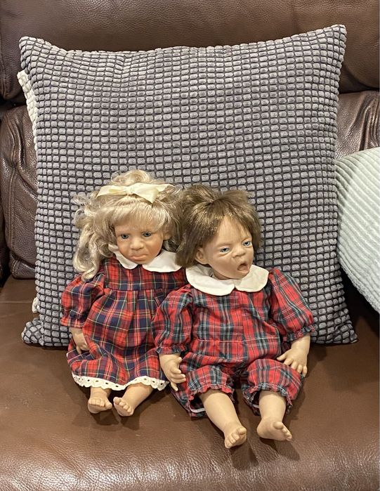 Dolls with expressive faces64752398524673122