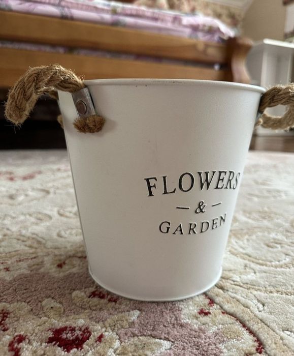 Кашпо,горщики для квітів.