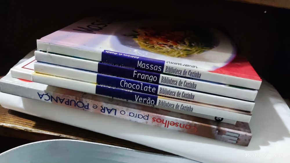 Vários livros para destralhar