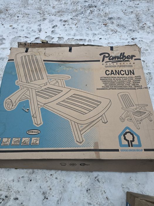 Lezak ogrodowy w kartonie