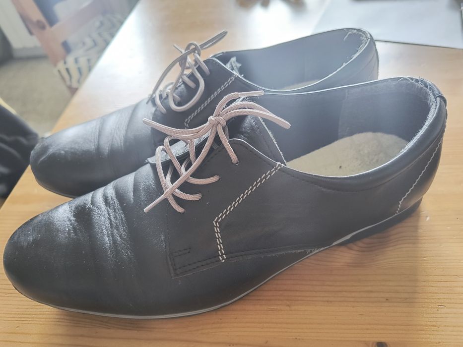 Buty wizytowe czarne 41 wkladka 28