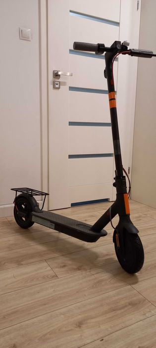 hulajnoga elektr.  xiaomi mi 365 + bagażnik. Użyta mniej niż 10 razy!