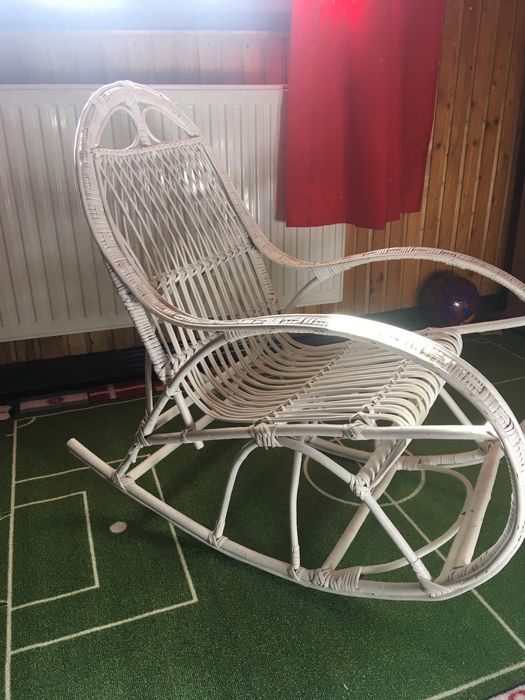 Willinowy fotel bujany dla dziecka