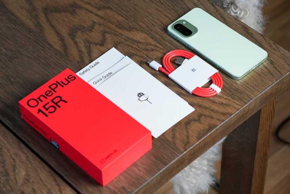 Oneplus 15R 12/256GB Mint EU новый, гарантия.