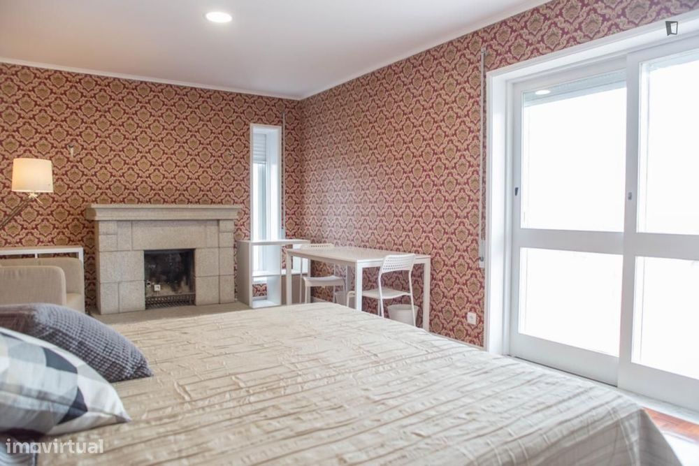 Quarto - localizado em Rio Tinto Porto
