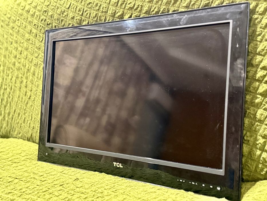 Продам рідкокристалічний LED-телевізор TCL 32L55H, 32”