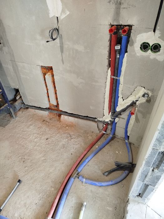 Сантехник.Водопровод,канализация,монтаж теплої підлоги Київ ,заміна ст