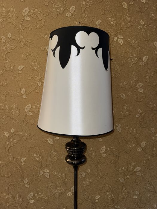 Торшер, підлоговий світильник