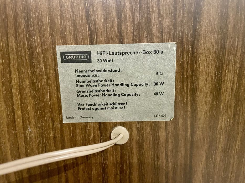 Grundig box 30a piekne drewniane do lampy i germanow piekna barwa