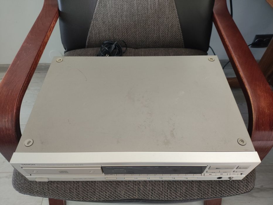 Odtwarzacz płyt CD Denon DCD 810 ładny stan