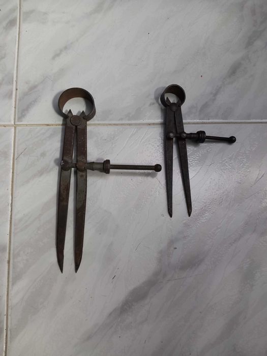 Conjunto de 2 compassos antigos reguláveis