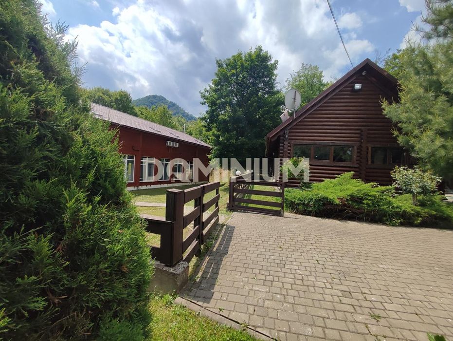 Продається відпочинковий комплекс в самому серці Карпат