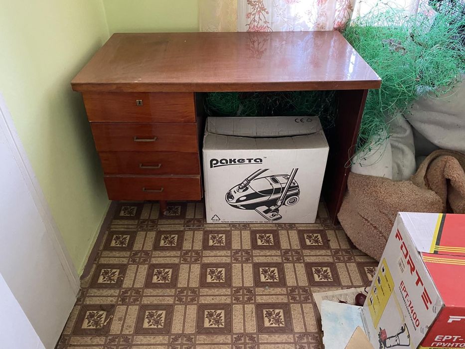 Продам старую мебель