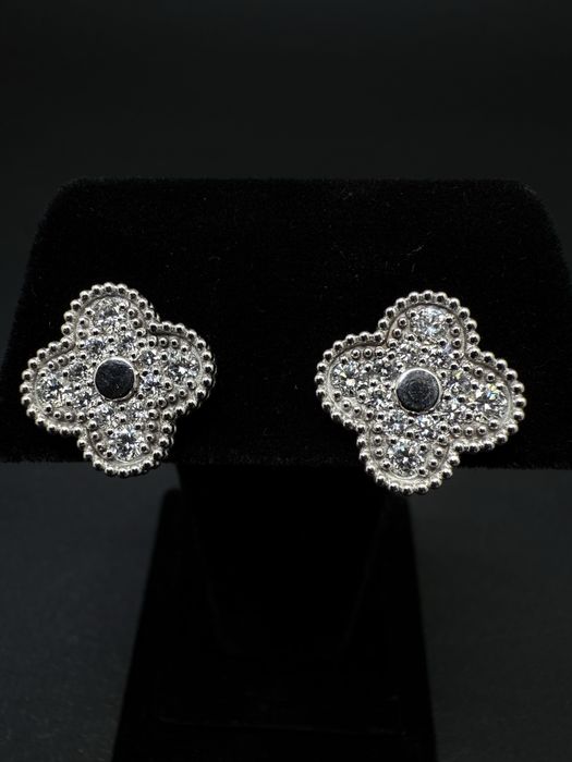 Золоті сережки / Золотые серьги / Діаманти / Бриллианты