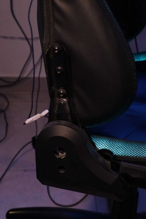 Oportunidade! Cadeira Gamer Alpha Gamer com Led