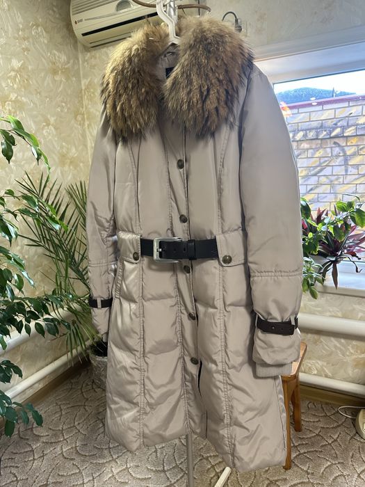 Срочно продам женский пуховик из натурального пуха