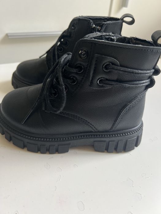 Черевики на хлопчика в розмірі 28