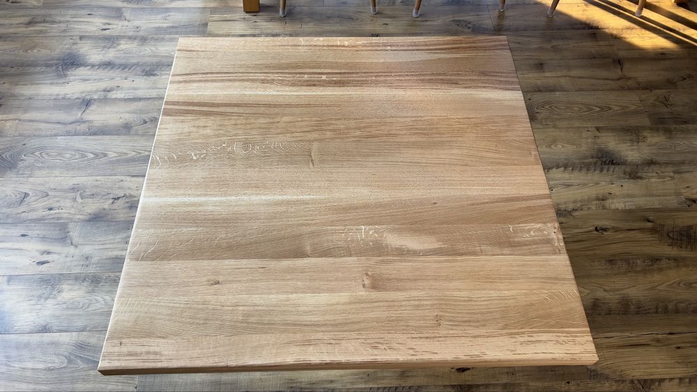 Stolik drewniany -dąb kaukaski