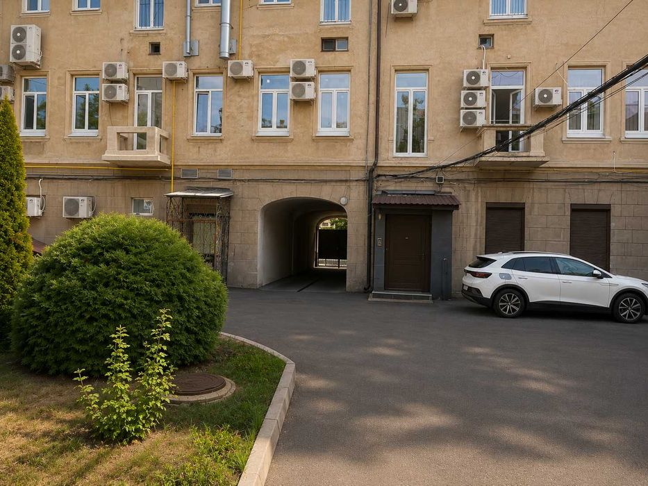 Автономна енергонезалежна офісна будівля 167 м² | Центр Дніпра | Бомбосховище