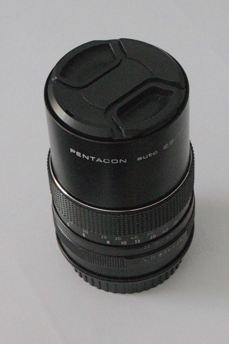 Lente PENTACON auto 2.8/135mm MC com adaptador Canon EF