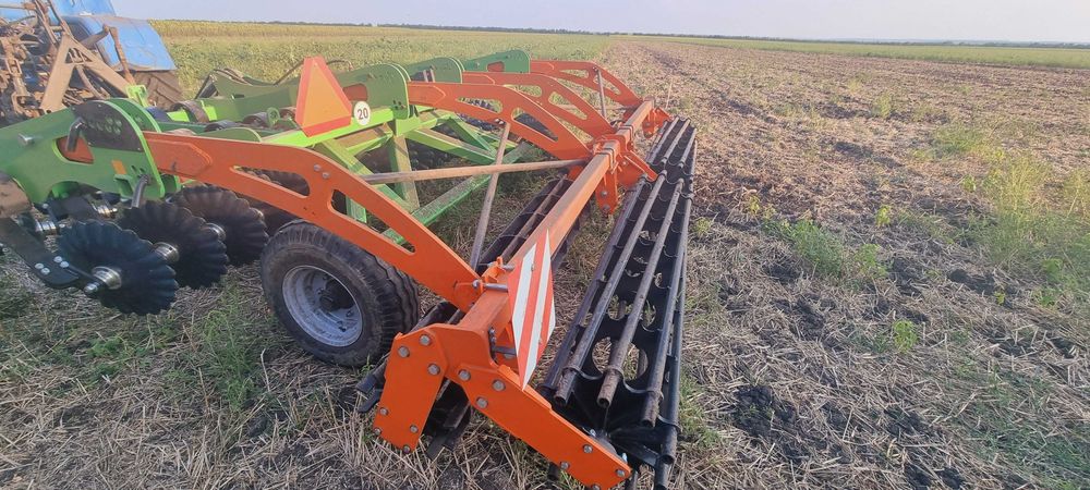 Лущільник дисковий ШАРК 4 тандемний коток діск білота АРК ГРУП