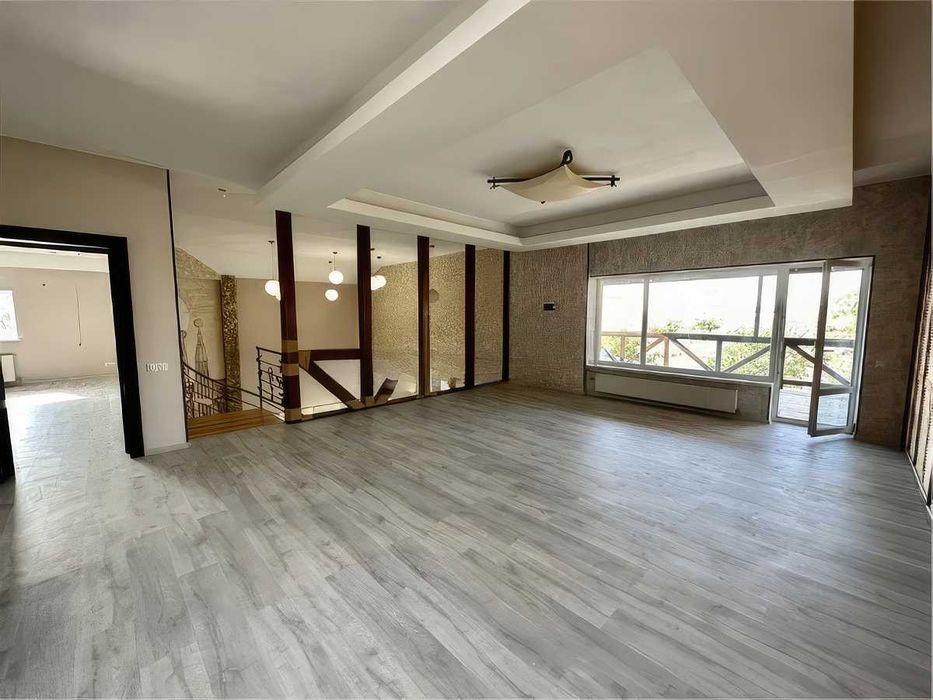Продам Дом на Салтовке,м.Академика Павлова,район Радмира,247м2(код5408)
