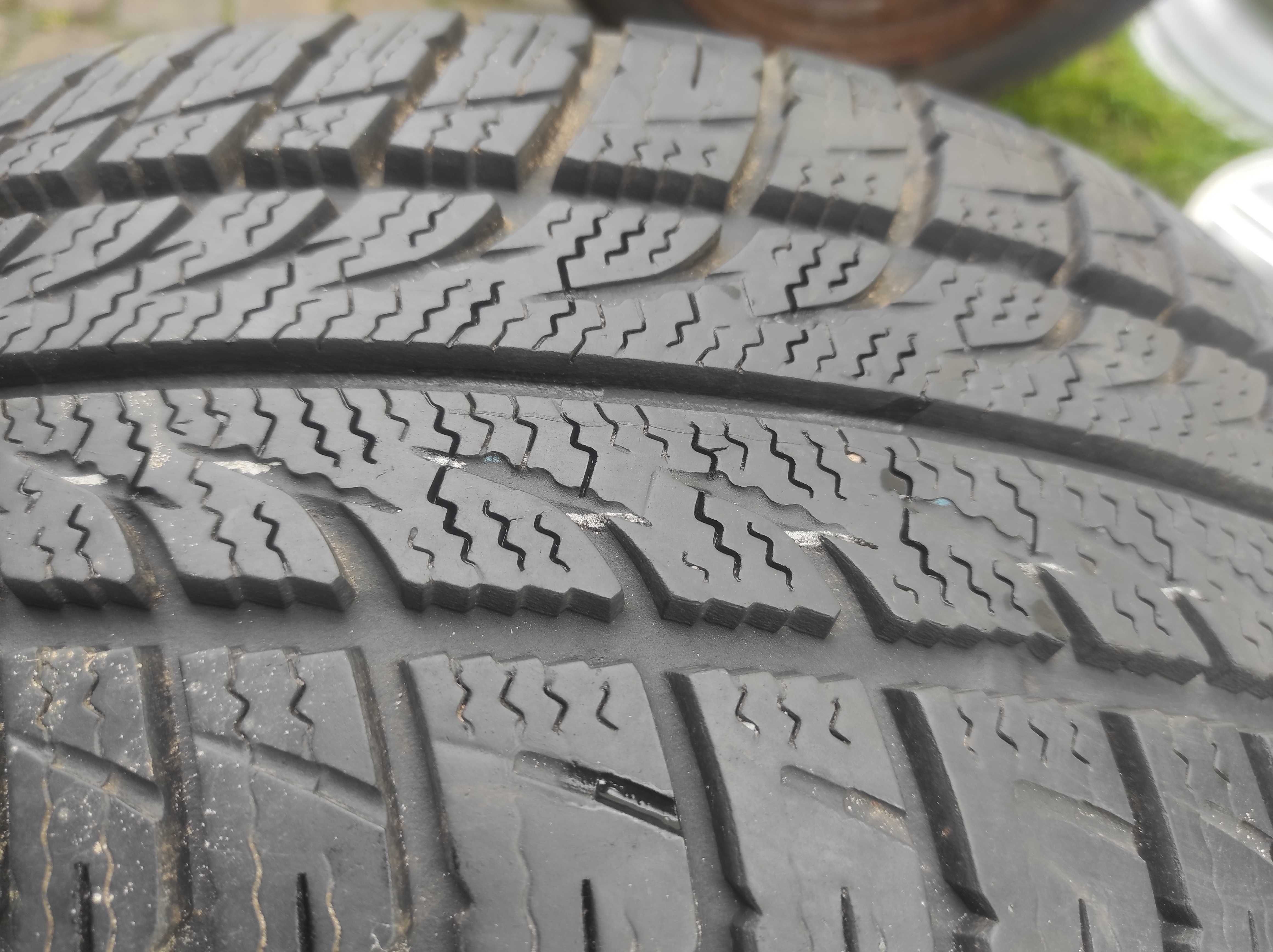 Резина 195.55.15 Kumho solus зима 2шт 6.5мм: 1 100 грн. - Автошини ...