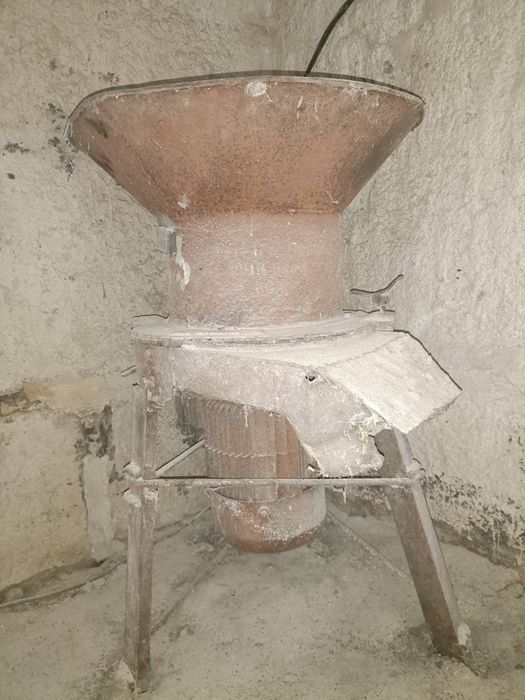 Продам корморізку