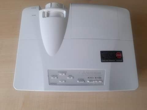 Projektor Mitsubishi wd620u