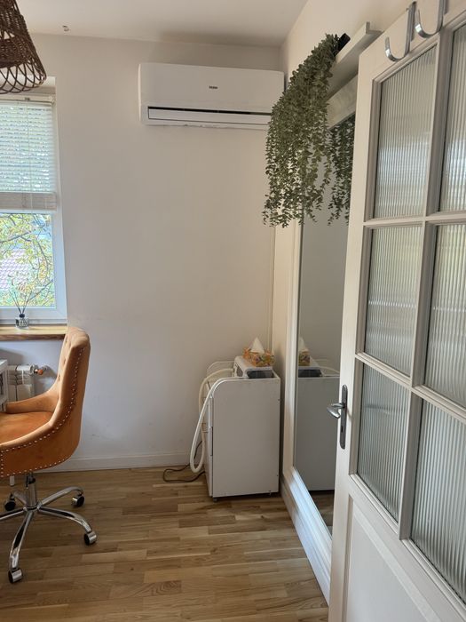 Sprzedam wyposazenie salonu manicur