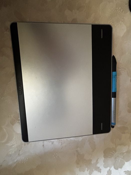 Графічний планшет Wacom CTH-480