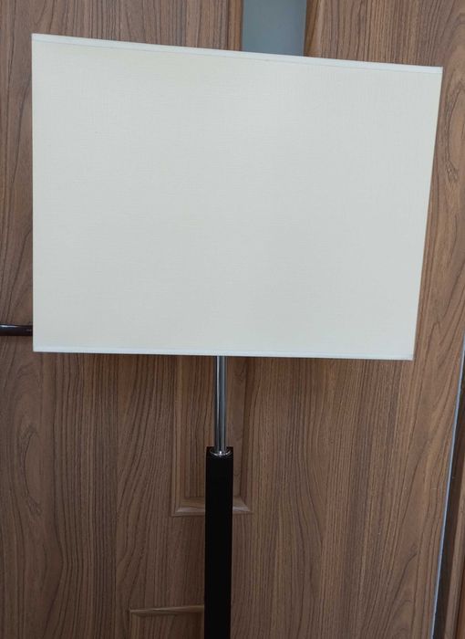 Lampa podłogowa wysoka
