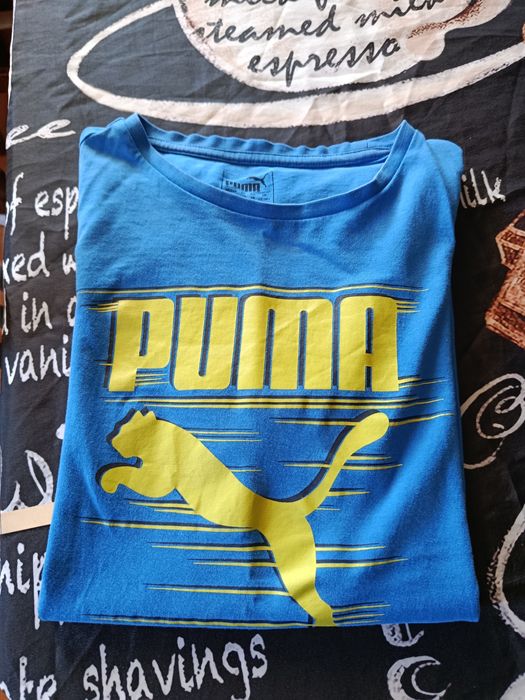 T-shirt Puma
Para 15/16 anos ou 1,76
Usada mas estimada