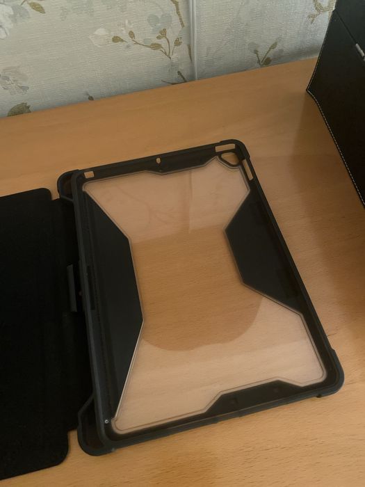 MUUJ2TY/A - iPad Air Wi-Fi 64GB Space Gray (inclui Capa)