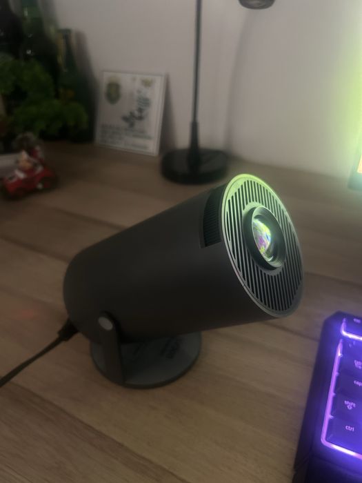 Android Projector444405540245350401
